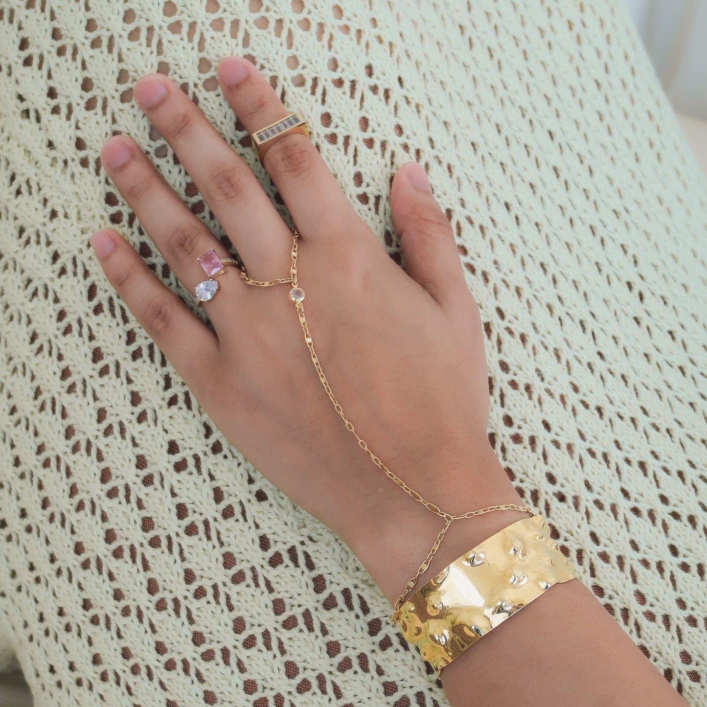 Everyday Hand Chain - ISABEL LEON LLC
