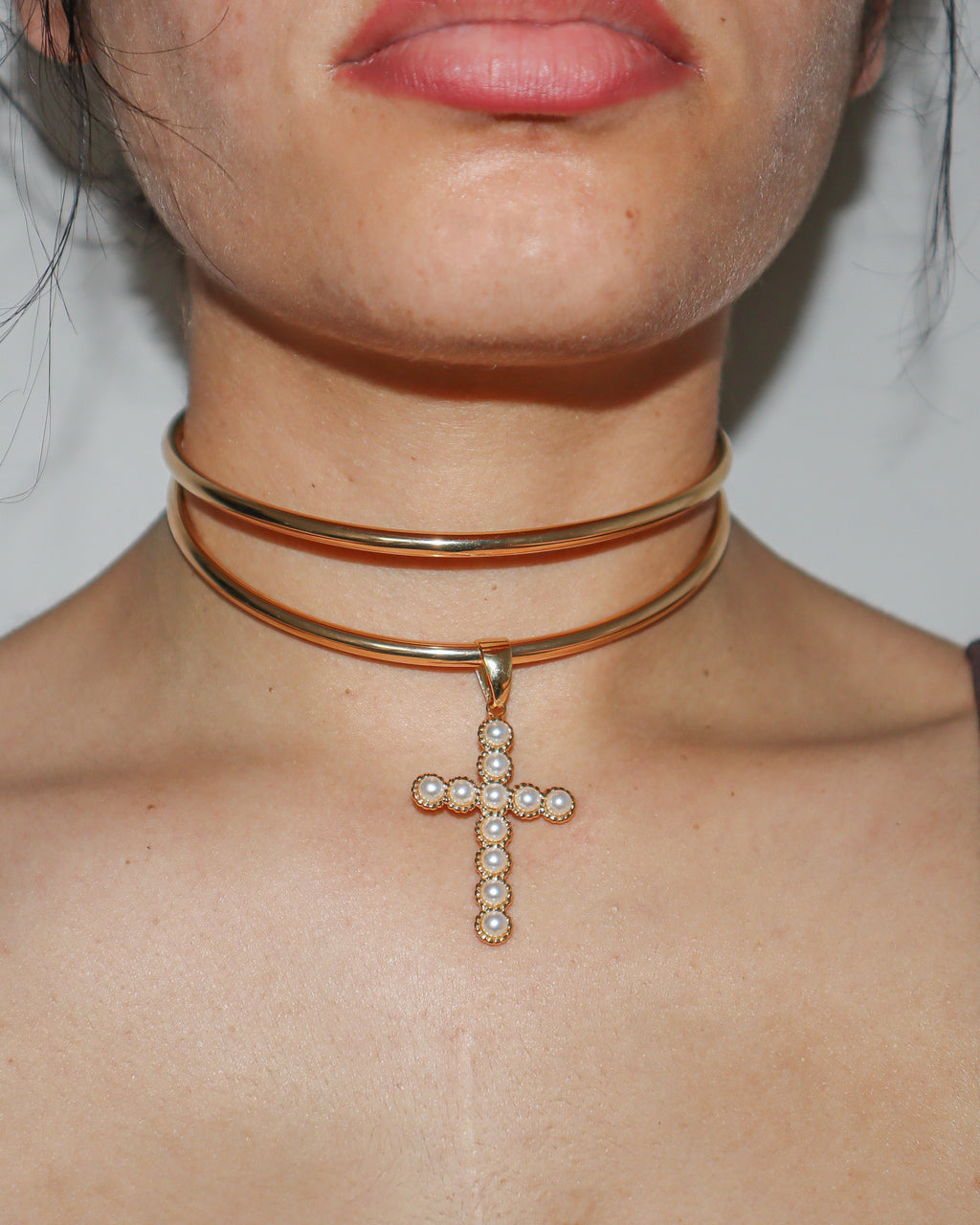 Collard Cross Choker Necklace