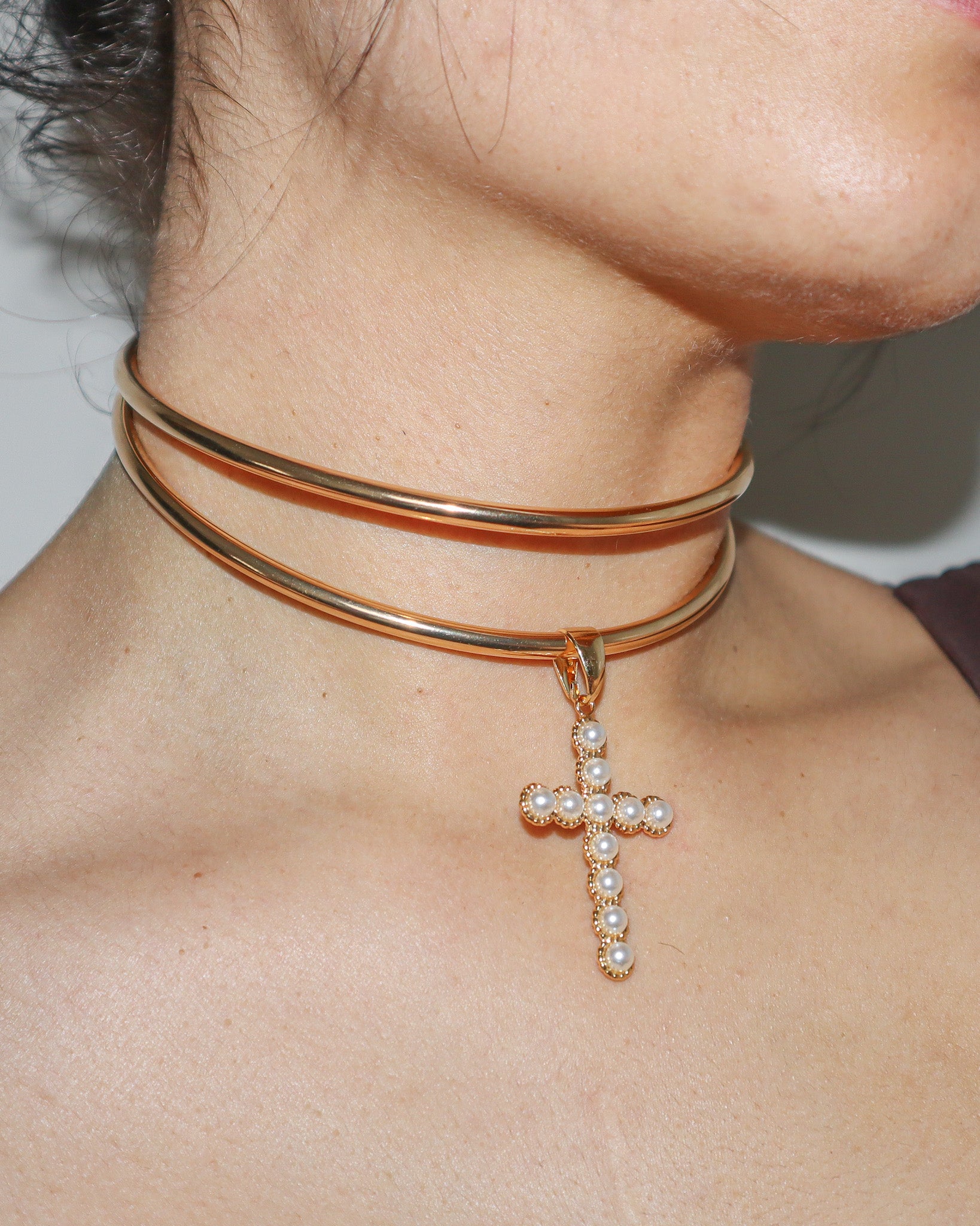 Collard Cross Choker Necklace